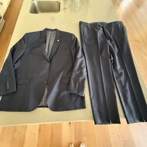 Ted Baker Suit 46R (Pants 39) 2 Button Wool Navy Blue Modern Style  2 Piece EUC